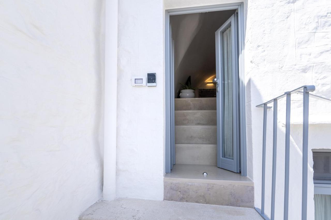 Suite La Scala Del Borgo Cisternino Exterior photo