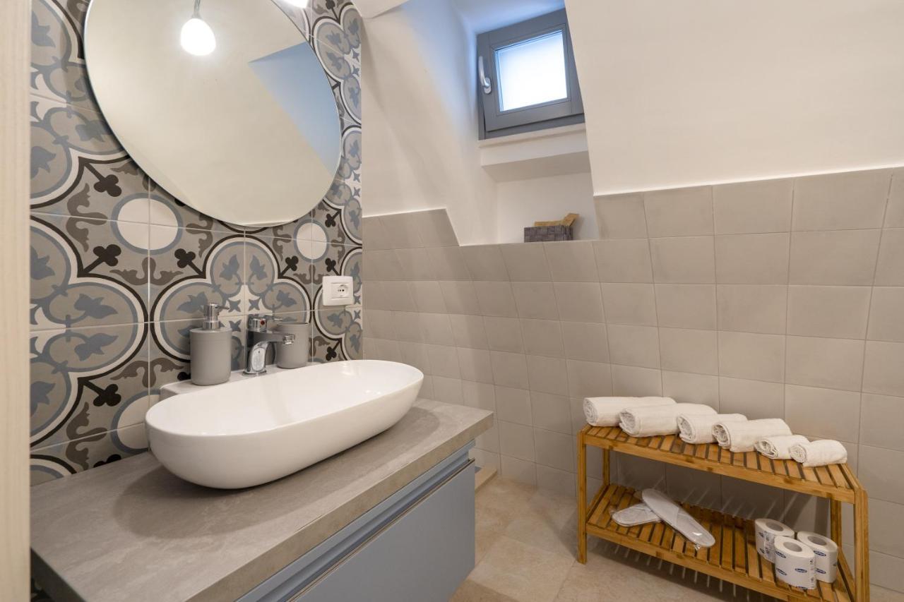 Suite La Scala Del Borgo Cisternino Exterior photo