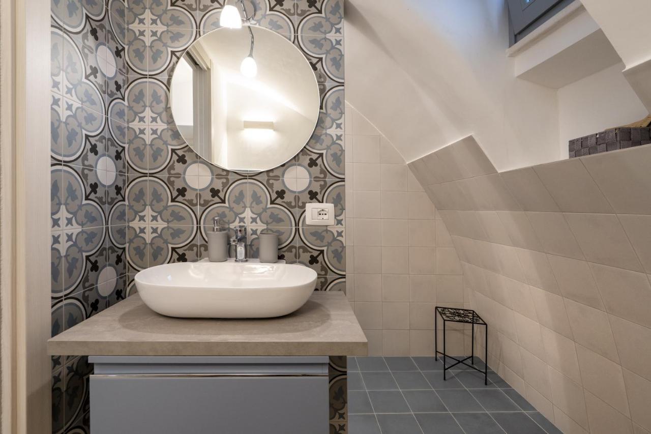 Suite La Scala Del Borgo Cisternino Exterior photo